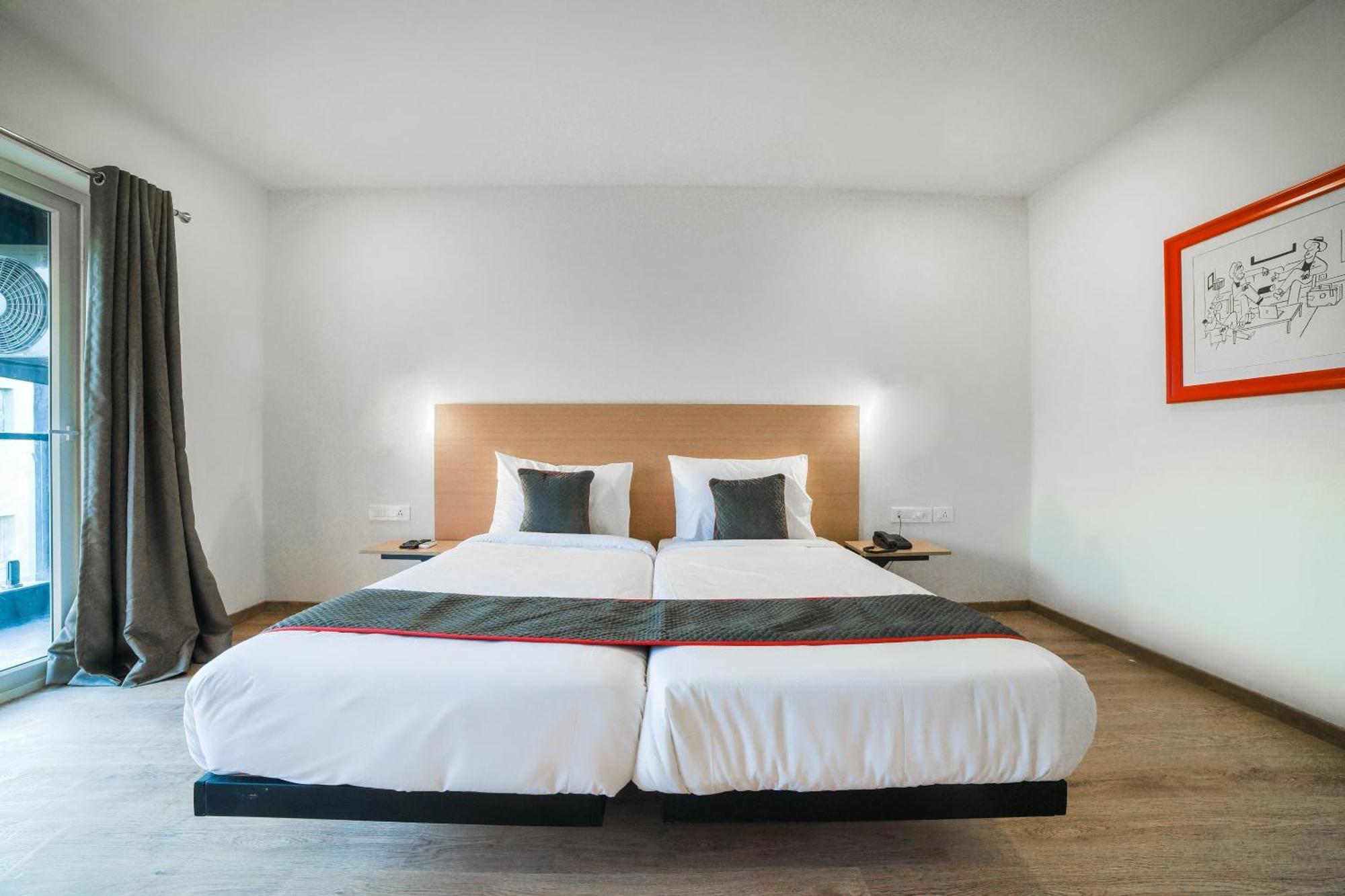 Townhouse 211 Laguna Ecr Near Juhu Beach Chennai Eksteriør billede